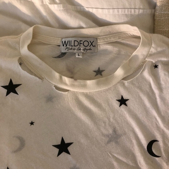 Wild fox cream t-shirt with star and moon pattern - Picture 2 of 6